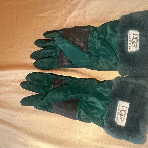 UGG Dark Green Shearling Gloves - Picture 5 of 5